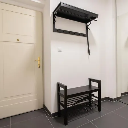 Apartment Krakovska Cr *