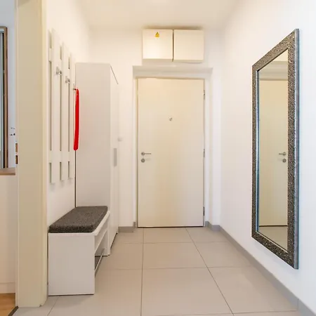 What A Flat On Krakovska *