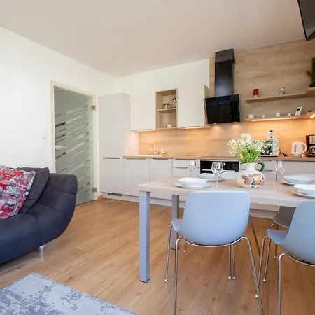 What A Flat On Krakovska *
