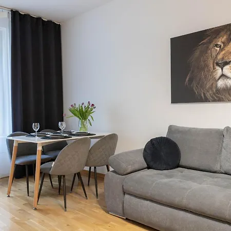 What A Flat On Krakovska Apartamento